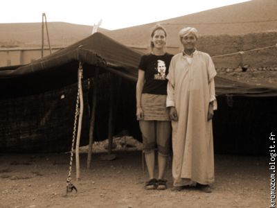 Le passage de la tente berbère, l'ancien nomade et Vaness
